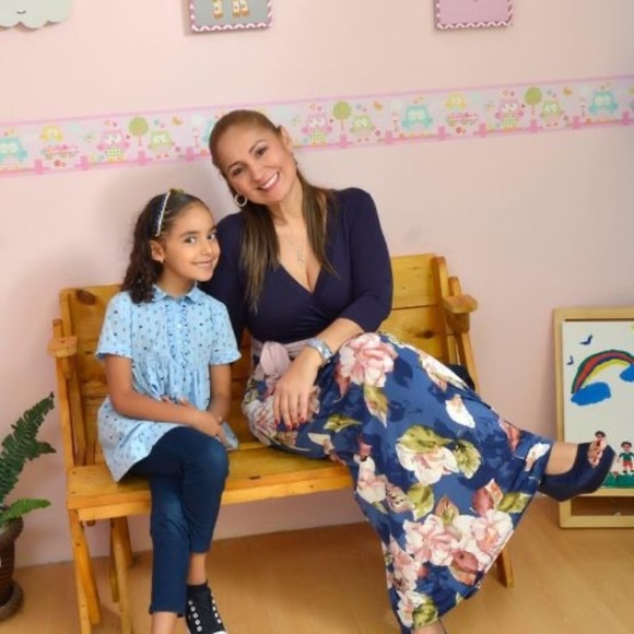 Meet your Posher, Sandra - Picture 1 of 1